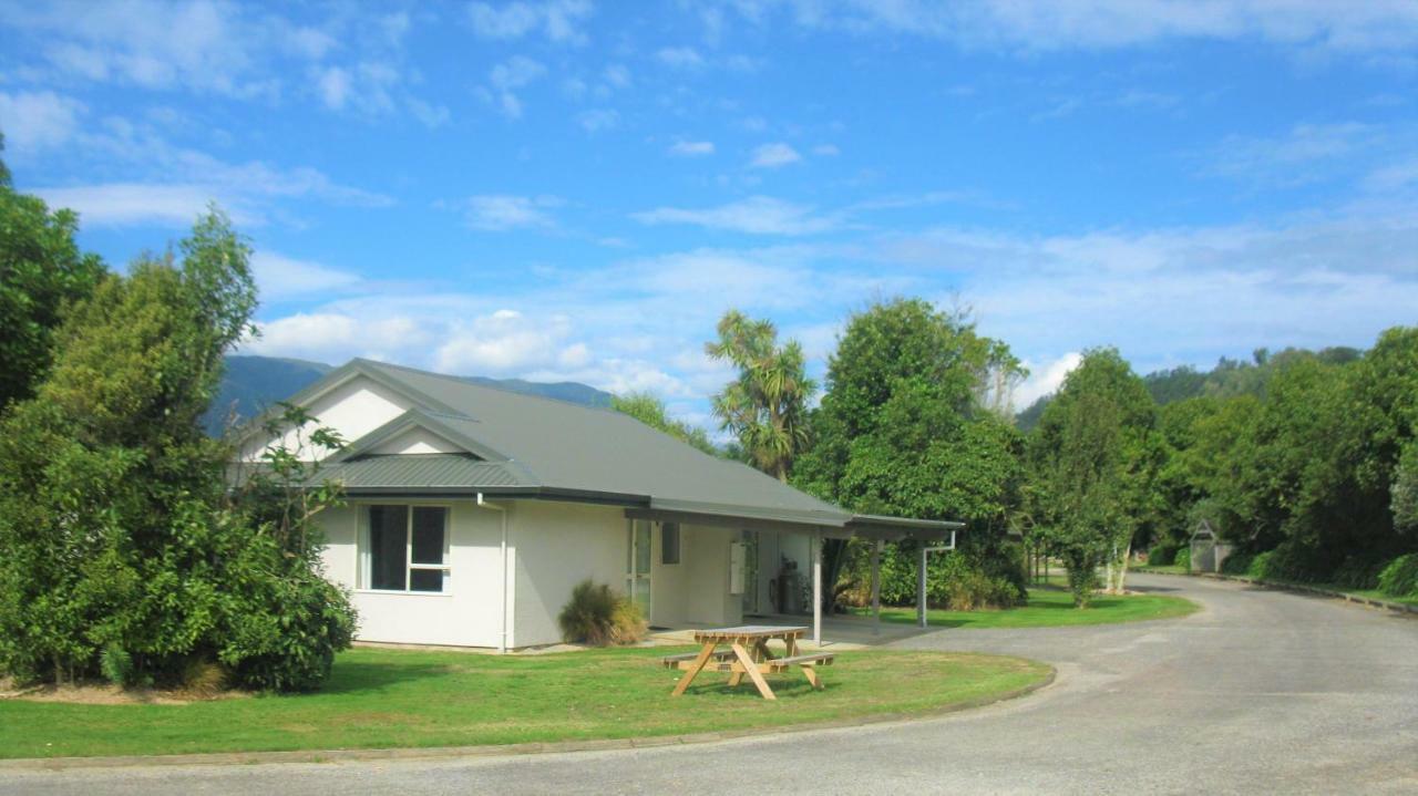 Karamea River Motels Exteriör bild